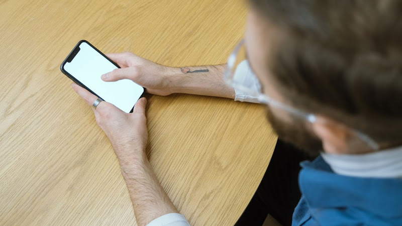 Which Apps Make Travelling Abroad Easier