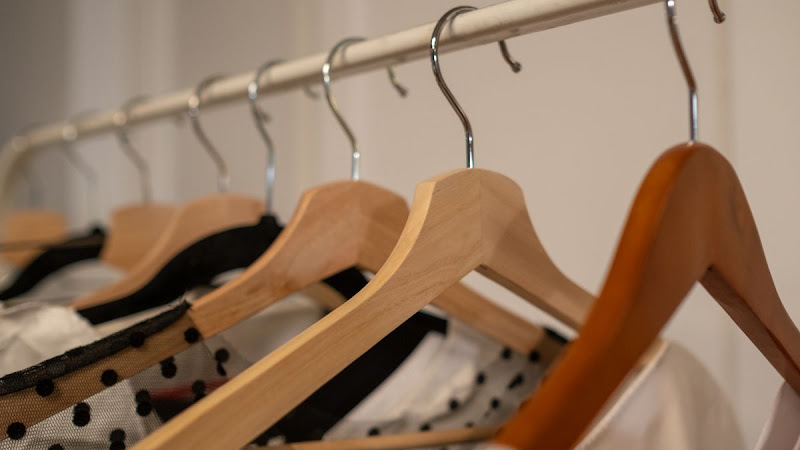 How to Dress for Your Body Type With Confidence